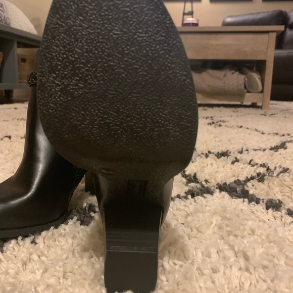 Black booties, brand new, size 7 - Picture 3 of 3